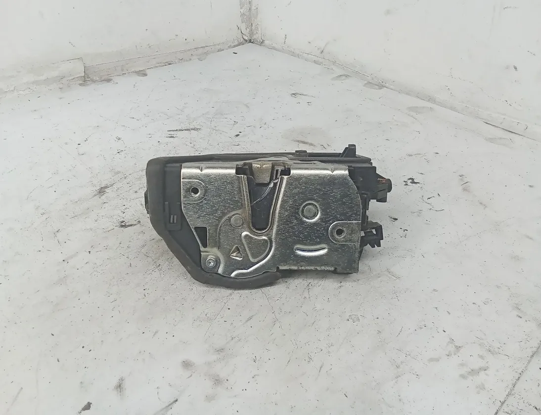 BMW X1 E84 (2009-2015) Front Left Door Lock 7059973 27699858