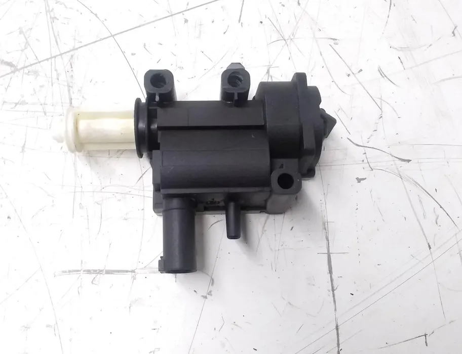 BMW X5 E70 (2006-2013) Degvielas tvertnes vāciņa bloķēšana 6985882 27703867