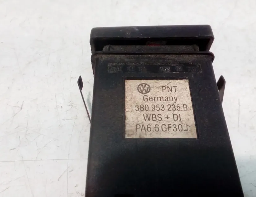 VOLKSWAGEN Passat B5 (1996-2005) Avārijas poga 3B0953235B 28534445