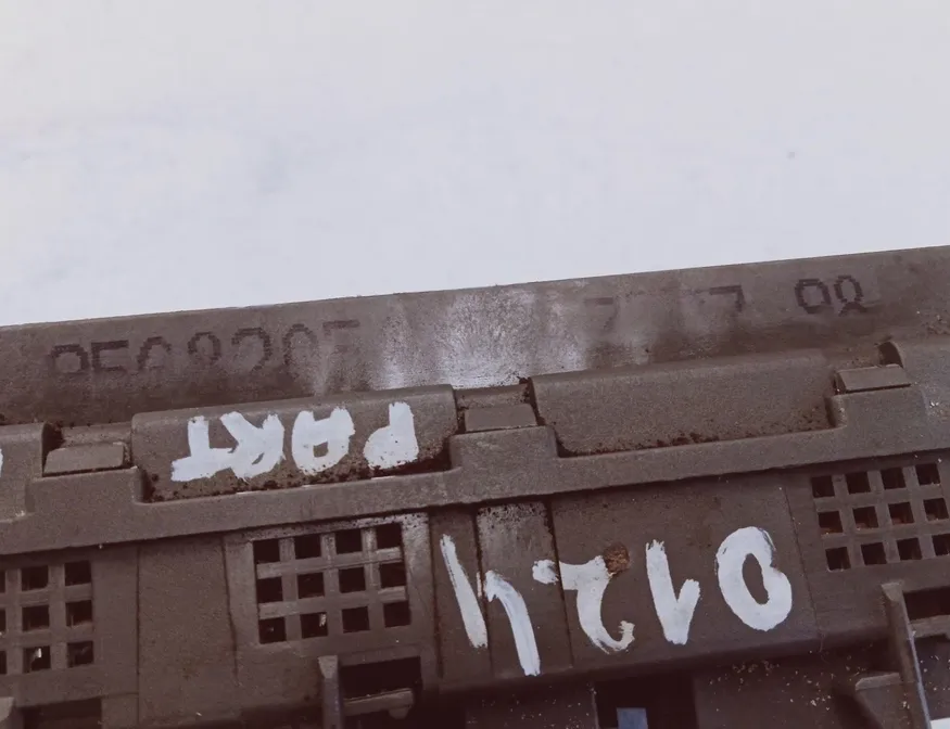 PEUGEOT Partner 1 generation (1996-2012) Drošinātāju kārba 9568205480 28673252