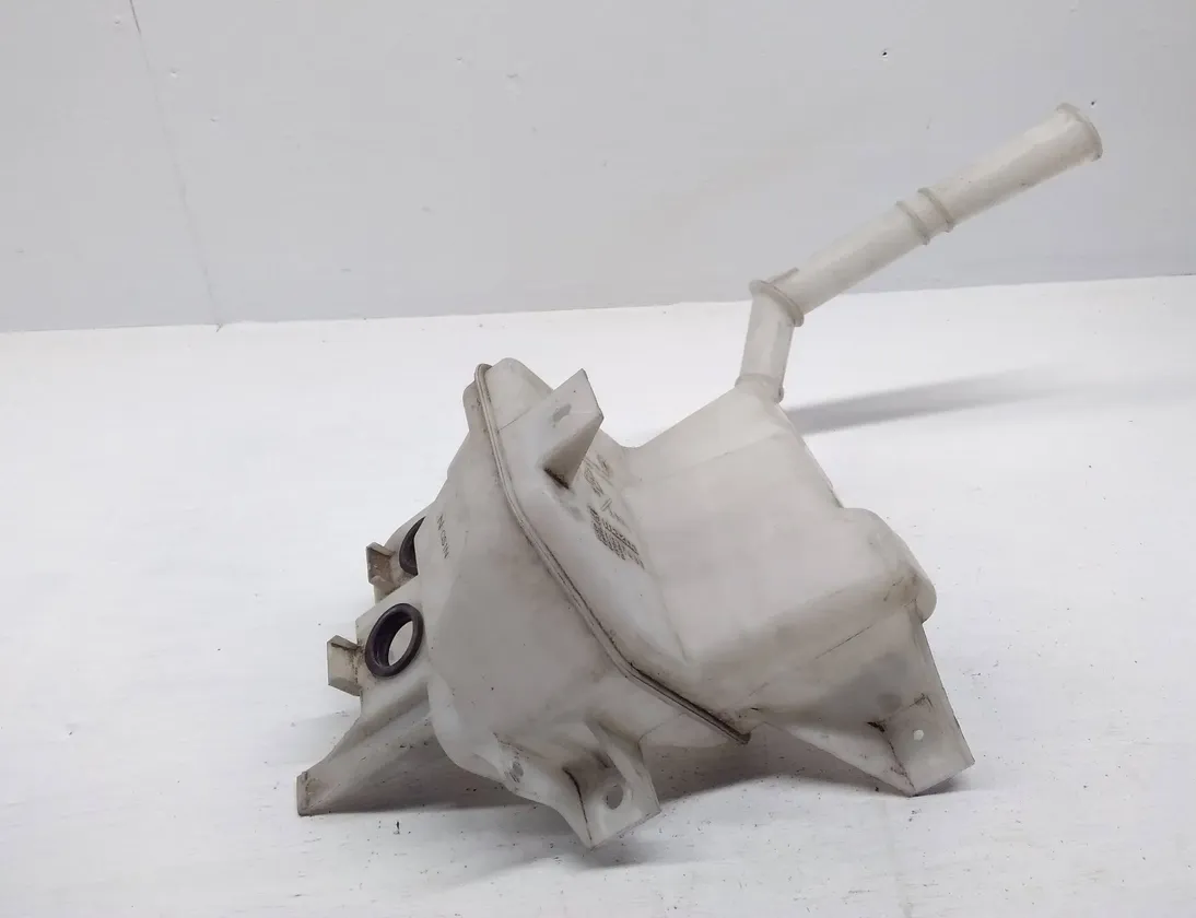 MAZDA 3 BK (2003-2009) Logu mazgāšanas tvertne 860142777 28716032