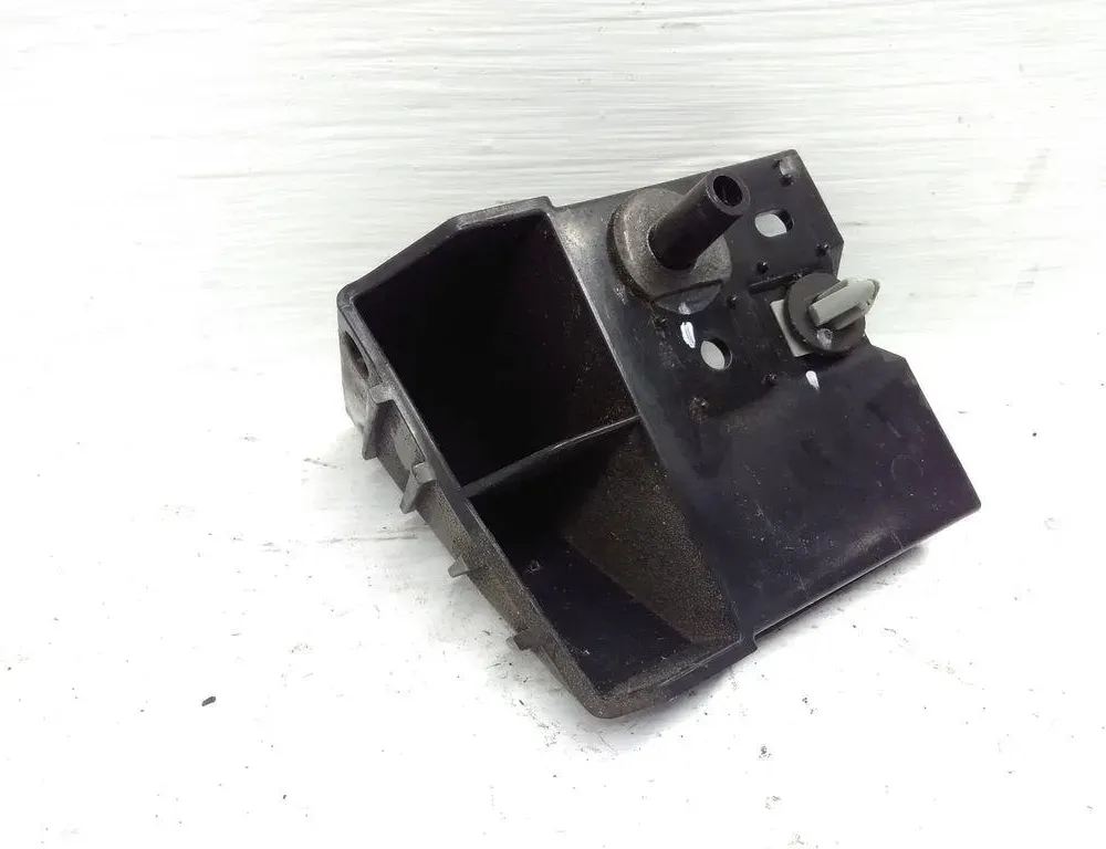 FORD Kuga 2 generation (2013-2020) Aizmugurējā labā bampera stiprinājums CV4417D948AC 32797937