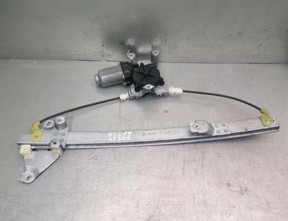 NISSAN Primera P12 (2001-2008) Aizmugurējo kreiso durvju logu pacēlājs 400601T3 34351598