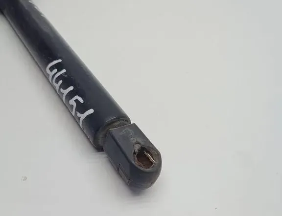 OPEL Zafira B (2005-2010) Aizmugurējā bagāžnieka amartizātors kreisajā pusē 5561AB 34347151