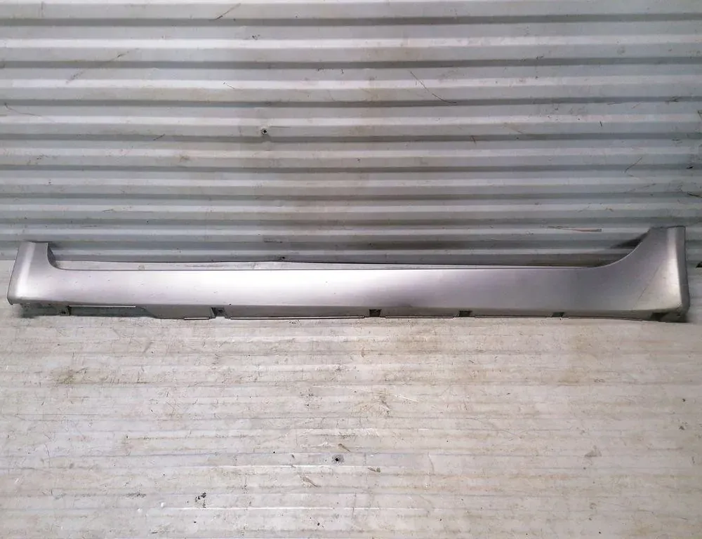 NISSAN Primera P12 (2001-2008) Kreisās puses dekoratīvā plastmasas sliekšņu uzlika 76851AU3 34344203