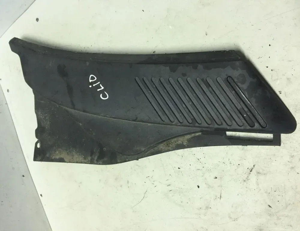 RENAULT Clio 2 generation (1998-2013) Priekšējā stikla tīrītāja apdare / plastmasa 7700410609 34352484