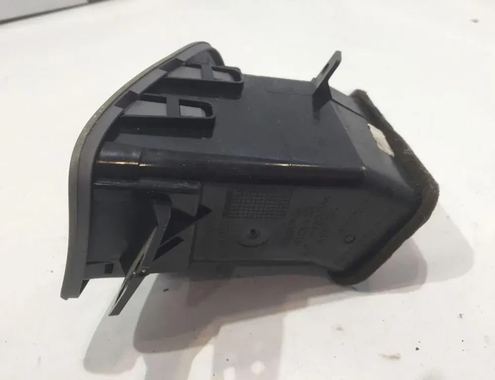 NISSAN Primera P12 (2001-2008) Instrumentu paneļa gaisa kanāli 68760AV601 34346225