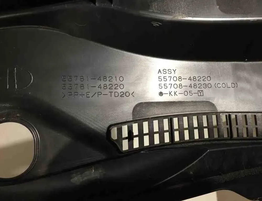 LEXUS RX 4 generation (2015-2024) Priekšējā stikla tīrītāja apdare / plastmasa 5570848220,5578148210 32707162