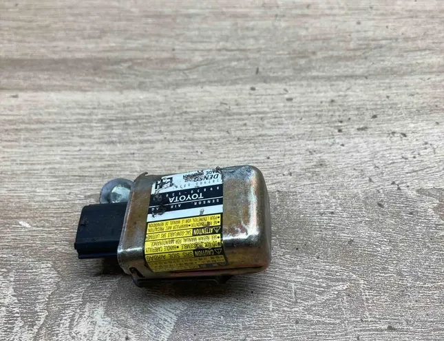 TOYOTA Corolla E120 (2000-2008) Kreisās puses sānu trieciena sensors 1879000270,89830 34376459