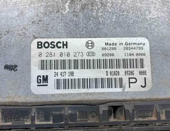 OPEL Omega B (1994-2003) Motora vadības bloks 0281010273,24417198 34384681