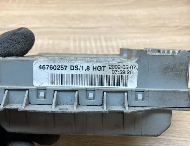 FIAT Punto 2 generation (1999-2003) Drošinātāju kārba 46760257,A653 34390939