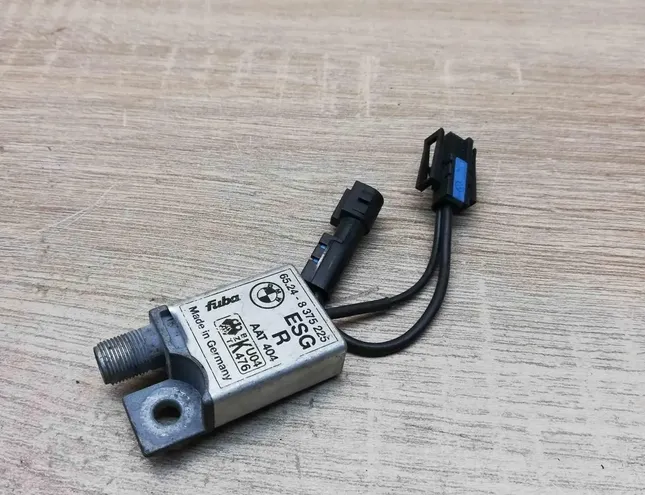 BMW 7 Series E23 (1977-1987) Antenas pastiprinātājs 8375225 34418530