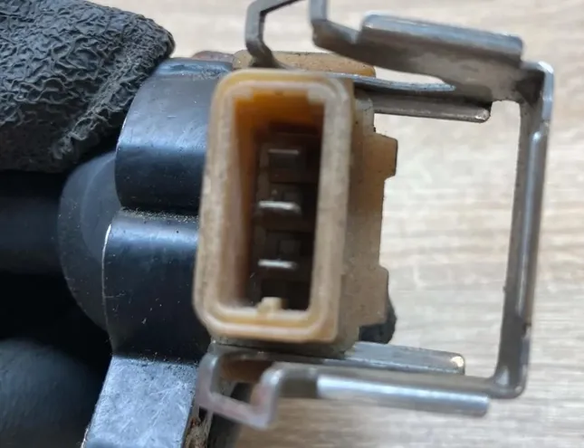 BMW 3 Series E21 (1975-1983) Augstsprieguma aizdedzes spoles komplekts 1748017 34360390