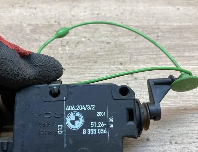 BMW X5 E53 (1999-2006) Degvielas tvertnes vāciņa bloķēšana 8355056,40620432 34375935