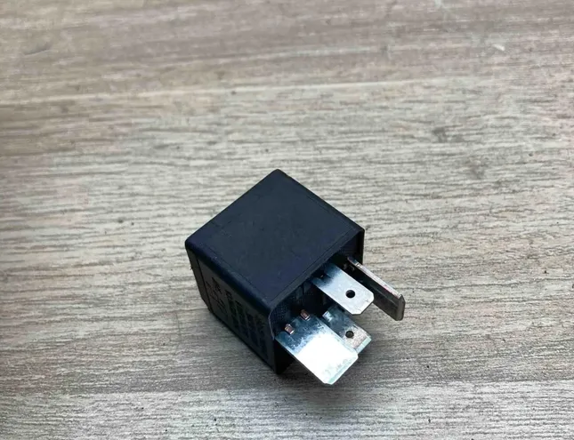 AUDI 100 4A/C4 (1990-1994) Relejs 7M0951253A,95VW10K705CA 34387833