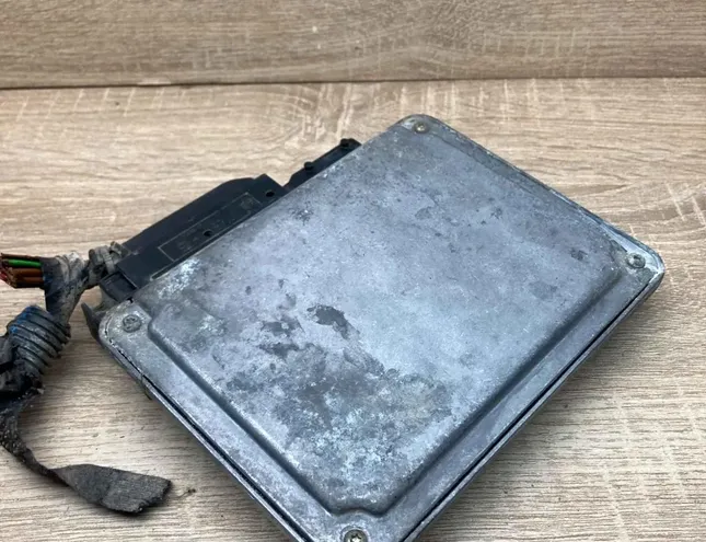 OPEL Zafira A (1999-2003) Motora vadības bloks 24417169,WithPlug 34401033