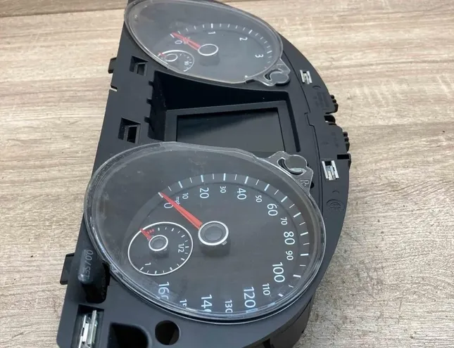 VOLKSWAGEN Passat B7 (2010-2015) Instrumentu panelis/spidometrs 3AA920970E 34408768