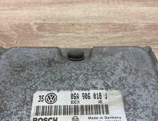 VOLKSWAGEN Multivan T5 (2003-2015) Motora vadības bloks 06A906018J,0261204726 34371442