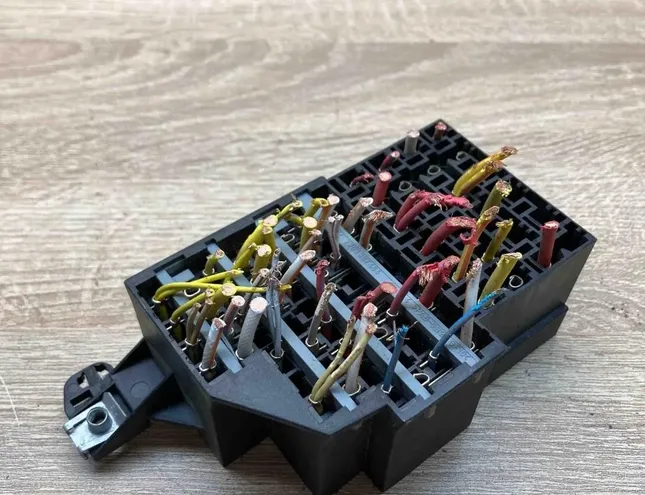 RENAULT Clio 2 generation (1998-2013) Drošinātāju kārba 7703397464,7703297597 34378564