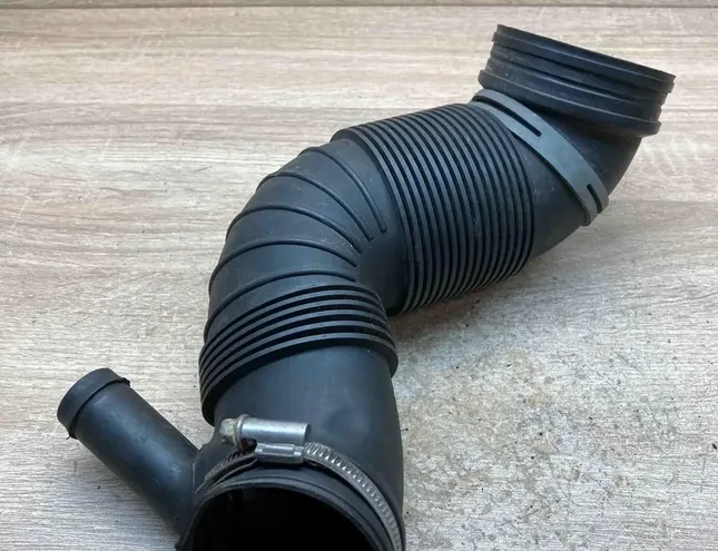 VOLKSWAGEN Passat B7 (2010-2015) Gaisa ieplūdes šļaukas / trubas 3C0129654P,ETX446197 34408734