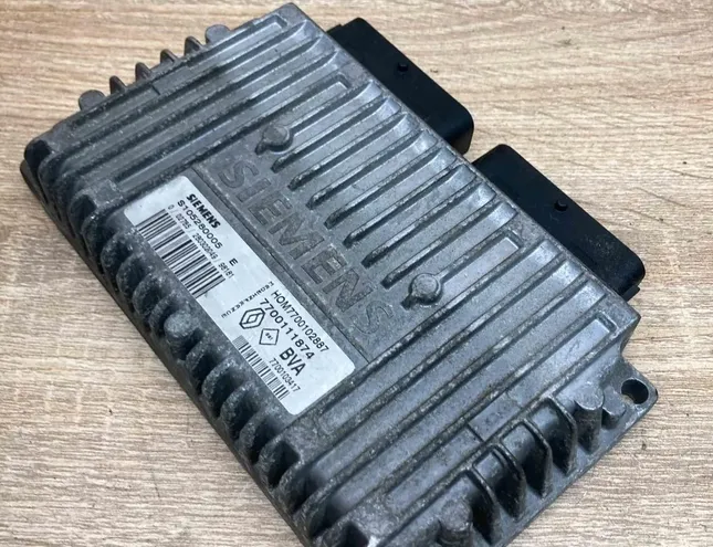 RENAULT Clio 1 generation (1990-1998) Motora vadības bloks 7700111874,7700102887 34404856