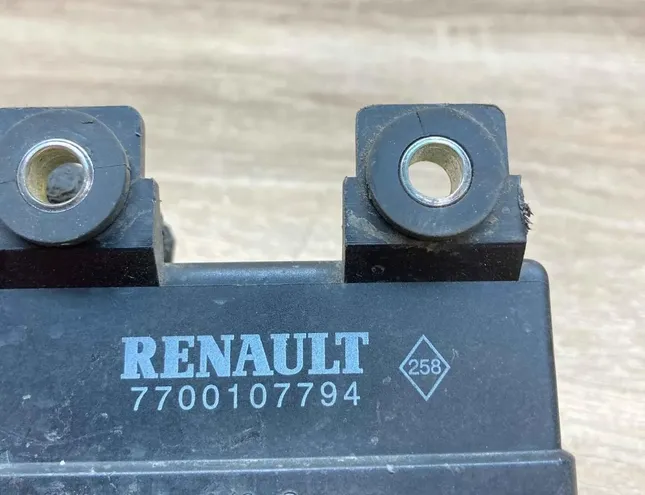 RENAULT Megane 1 generation (1995-2003) Aizdedzes sveces 7700107794 34383838