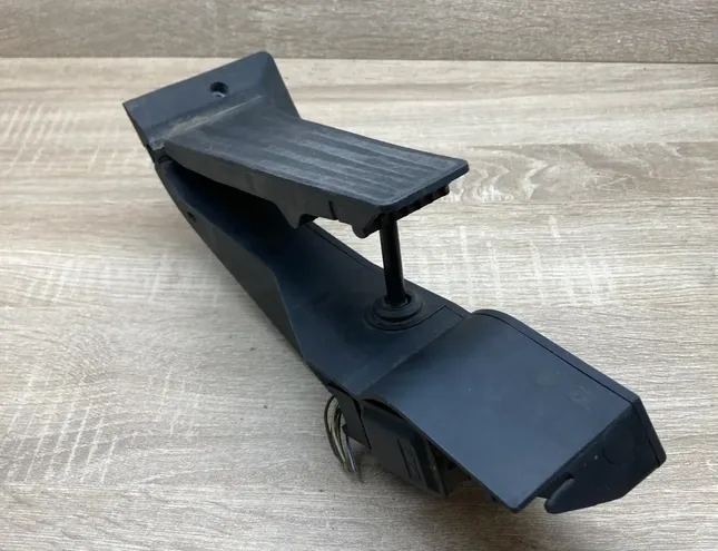 BMW 7 Series E23 (1977-1987) Akseleratora / gāzes pedālis 6762482,259160 34425739