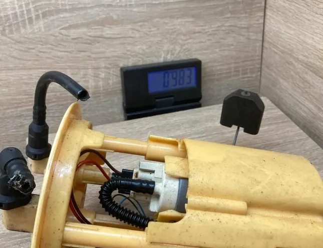 PEUGEOT 406 1 generation (1995-2004) Kreisās puses degvielas sūknis 9642124380 34383334