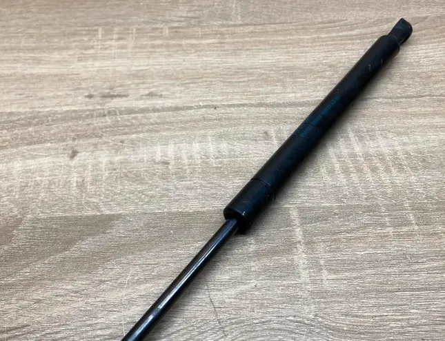 VOLKSWAGEN Touareg 1 generation (2002-2010) Амортизатор крышки багажника левый 7L6845587A,6181SJ 34390707