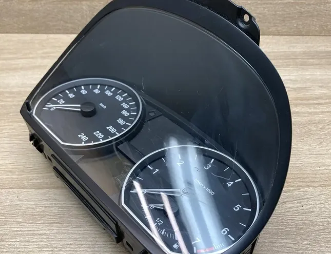 BMW 1 Series E81/E82/E87/E88 (2004-2013) Instrumentu panelis/spidometrs 9187038 34445378