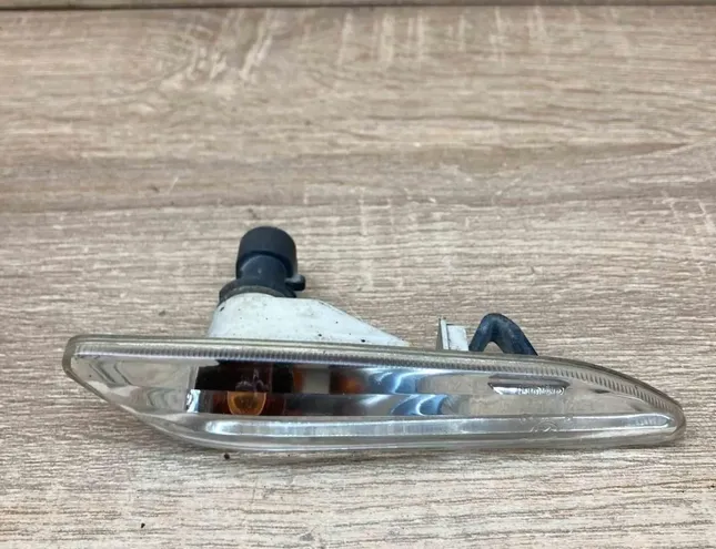 BMW 3 Series E21 (1975-1983) Priekšējā kreisā spārna pagrieziena signāls E90E91SideIndicator 34400515