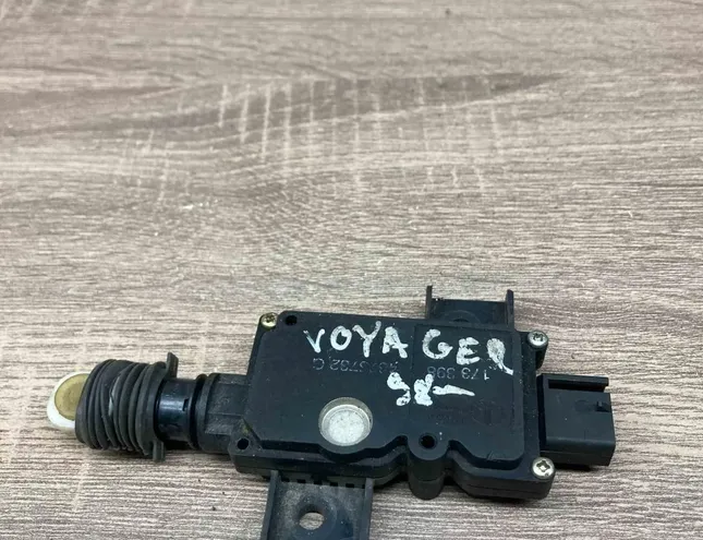 CHRYSLER Voyager 4 generation (2001-2007) Degvielas tvertnes vāciņa bloķēšana 173398,4673732G 34369178