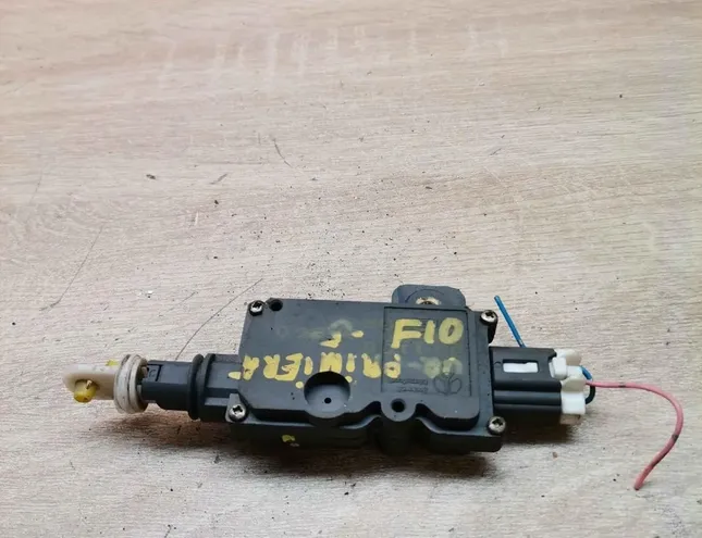 NISSAN Primera P10 (1990-1997) Двигатель центрально замка 846809f500 34421834