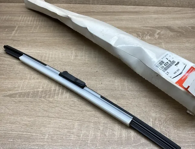 PEUGEOT 307 1 generation (2001-2008) Priekšējie stikla tīrītāji E429103 34428503