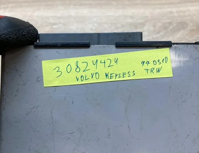 VOLVO S40 1 generation (1996-2004) Centrālās Atslēgas Vadības Bloks 30824424 34340502