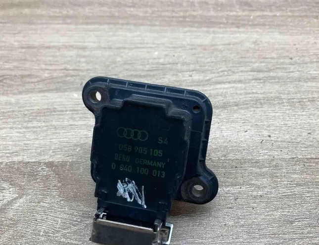 VOLKSWAGEN Passat B5 (1996-2005) Augstsprieguma aizdedzes spoles komplekts 058905105,0040100013 34371413