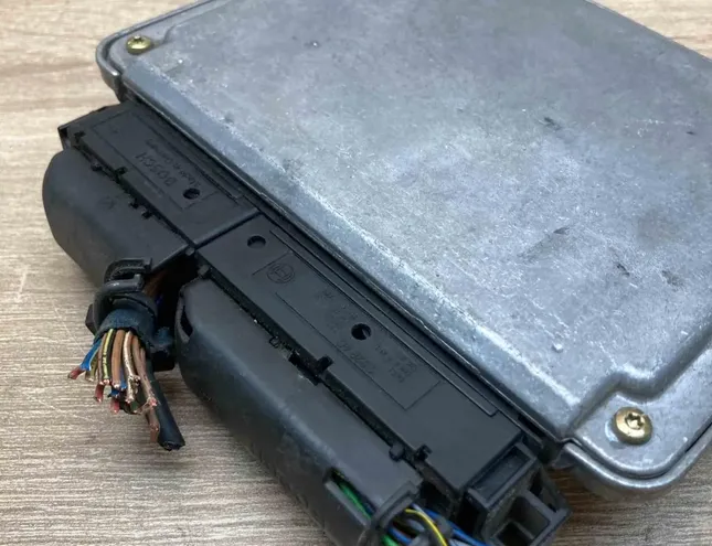 OPEL Omega B (1994-2003) Блок управления двигателем 24417198,0281010273 34394077