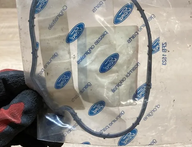 FORD Transit 3 generation (2000-2013) Sūkšanas šļūtenes turētājs 1116983,XS7Q8A531AA 34432867