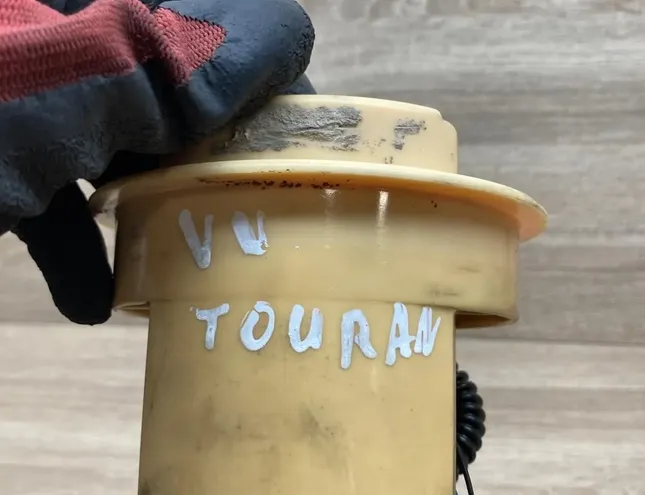 VOLKSWAGEN Touran 1 generation (2003-2015) Kreisās puses degvielas sūknis 88457310 34282587