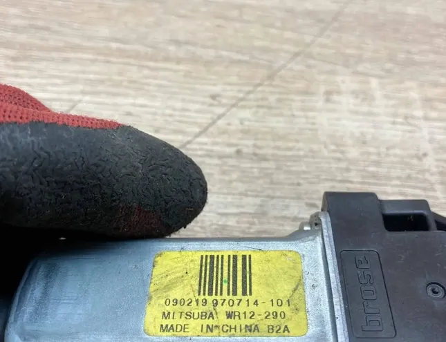 VOLVO XC70 3 generation (2007-2020) Маторчик стеклоподъемника передней правой двери 970714101,WR12290 34368604