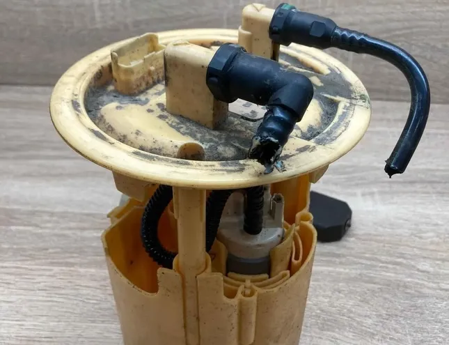 PEUGEOT 406 1 generation (1995-2004) Kreisās puses degvielas sūknis 9642124380 34383334