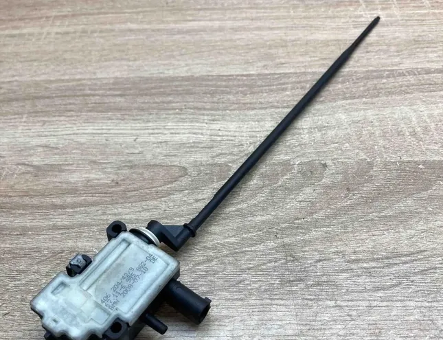 BMW X5 E53 (1999-2006) Degvielas tvertnes vāciņa bloķēšana 6985882 34365637