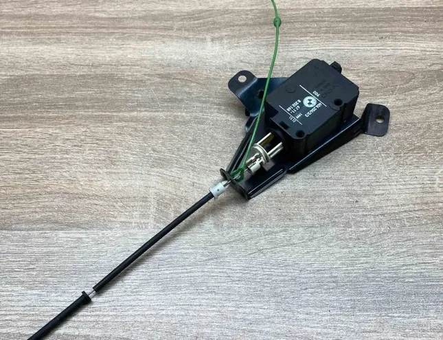 BMW 3 Series E21 (1975-1983) Degvielas tvertnes vāciņa bloķēšana 8352168 34299364