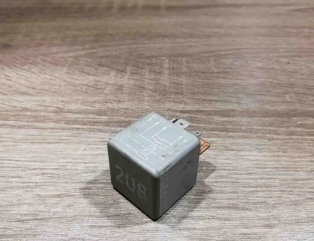 VOLKSWAGEN Passat B5 (1996-2005) Relejs 8a0951253,208,Silver 34410742