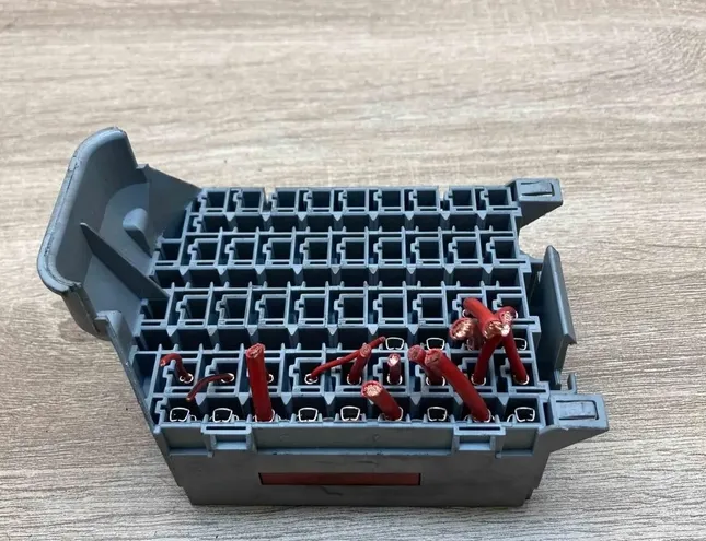 VOLVO S60 1 generation (2000-2009) Drošinātāju kārba 9162439 34370102