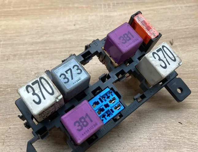 AUDI A6 C4/4A (1994-1997) Relejs 4F0937503,8A0937530,370 34389954