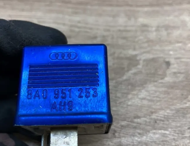 AUDI A4 B5/8D (1994-2001) Relejs 8A0951253,202 34366346