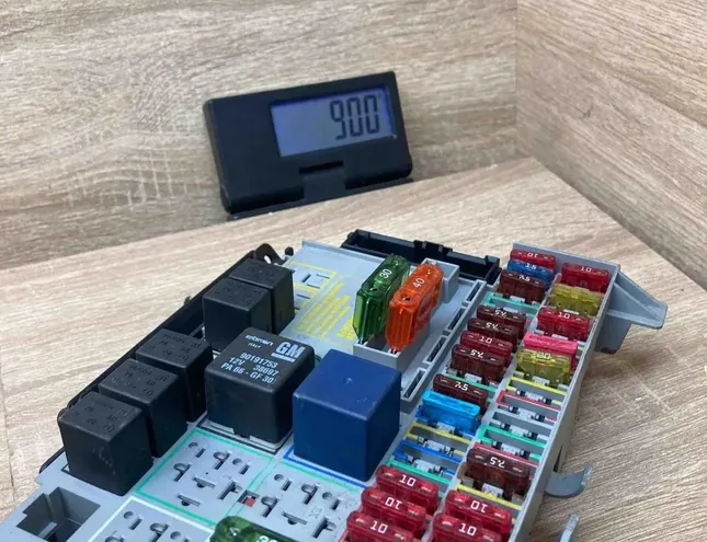 OPEL Zafira A (1999-2003) Drošinātāju kārba 90589965,Noplugsocket 34406218