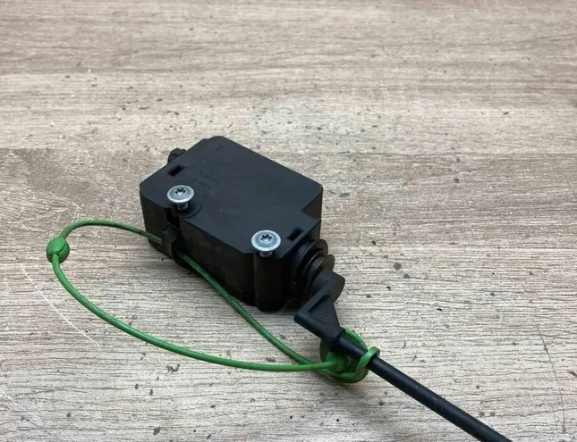 BMW X5 E53 (1999-2006) Degvielas tvertnes vāciņa bloķēšana 8355056,40620432 34375935