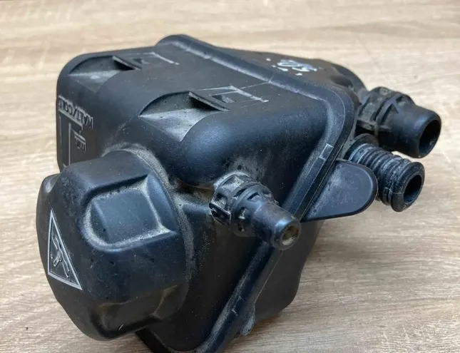 BMW 7 Series E23 (1977-1987) Izplešanās tvertne 7575578,10617211 34396372